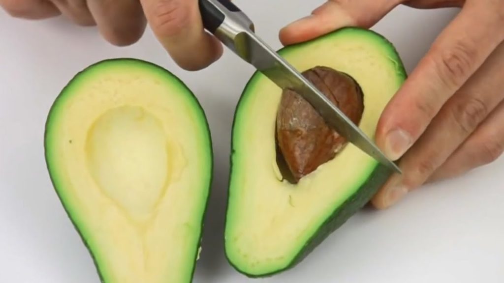 Как резать авокадо?